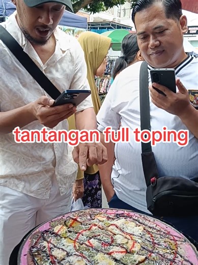 Leker jumbo Pak Toni Tantangan full toping... Terimakasih Abang...sudah berkenan mampir di lapak Pak Toni..sukses selalu..... #leker #livecooking #streetfood #paktoni #crepes @bangtarjovlog @bangtarjovlog0