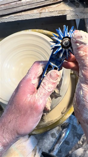 Adding texture to catch the glaze on this bowl…. #pottery #ceramics #clay #potterywheel #unique