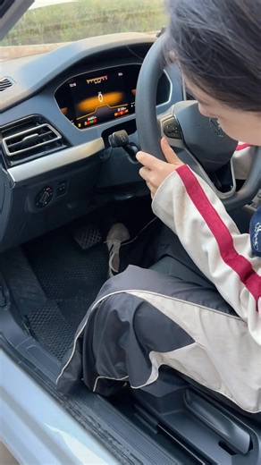 94K views · 2.1K reactions | Car won't start? One trick to solve it!#howto #cartok #car #automotive #driving #skills #knowledge #fpy #fyp #tips #foryou #cars | Driver Hermione | Facebook