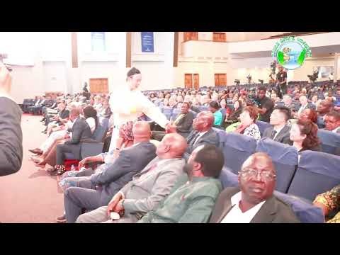 Traditional Chinese Magician shocks with unbelievable magic at Harare Celebration Center.