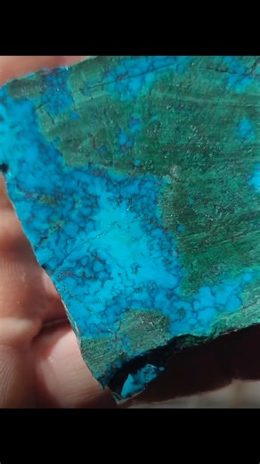 Peruvian Chrysocolla #gallerytcr #lapidaryart #artist #cuttingrough #lapidaryrough #lapidaryartist #gallerytcr #chrysocolla #peru #bluerocks #blue | Gallery TCR