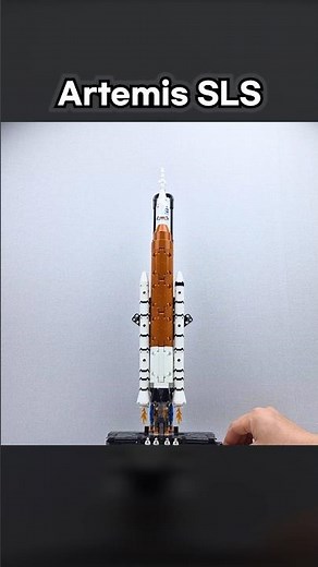Lego Technic NASA Artemis SLS 42221 assembly