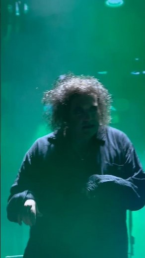 Robert Smith dancing 😎 | The Cure - The Walk | Primavera Sound Barcelona | 2026-06-05 | Live
