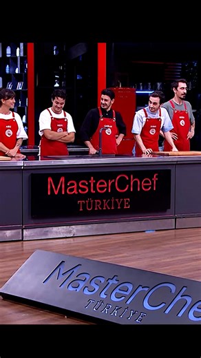 MasterChef Türkiye on Instagram: "Özkan, beklediği tepkiyi alamadı... #MasterChefTürkiye #MasterChef #ACUNMEDYA #TV8 @danilozanna @chefmehmetyalcinkaya @somersivrioglu"