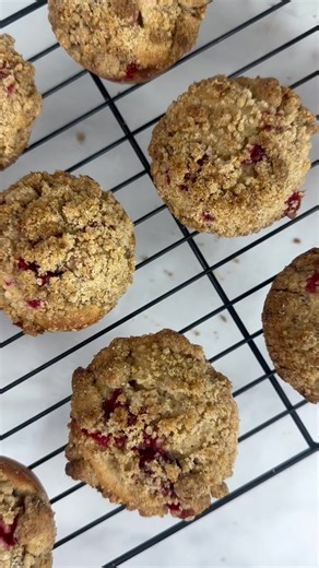 Do you know the muffin man? Or at least the shrek scene? I say it every time I bake muffins! #muffins #muffinman #shrek #baking #bake