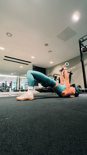 Full Body Workout with Anna Lewandowska and Adanola