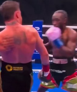 Crawford turned into edger off men in black #whomanyo song in the background by who manyo titled block flow | Manyo Robinson