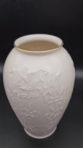 Vintage Lenox Vase - Porcelain Masterpiece Collection Embossed Flower Ivory and Gold Trim Vase - Etsy Australia
