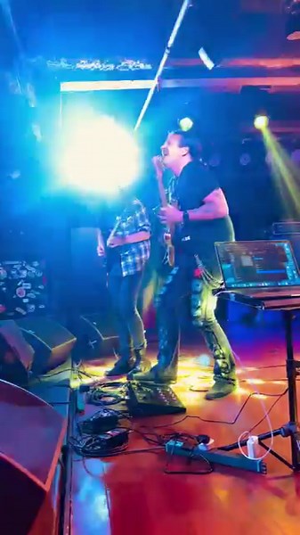 Unbelievable!🤯 I've had surprise guest guitarist from China coming on stage tonight in Hangzhou...and this young man learned my tune "Full Throttle" and played it with me UNISON from beginning till end!!! Only in Asia!❤️ | Igor Paspalj