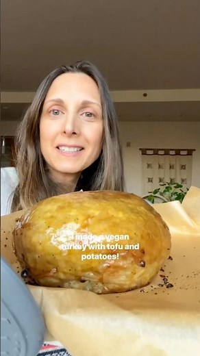 TURKEY GOES VEGAN 🦃​⁠‪@cookingforpeanuts‬ turn Thanksgiving on its head this year! Or Friendsgiving