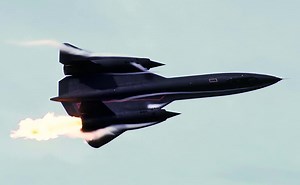 SR-71 RSO tells the story behind this video of a Blackbird creating ’13 Fireballs’ during Air Fete Air Show 1986 at RAF Mildenhall