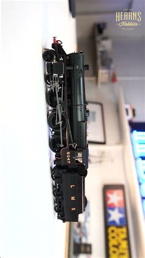 Reviewing The HORNBY OO LMS Stanier 5MT 'Black 5' 5047 | #shorts #hornby