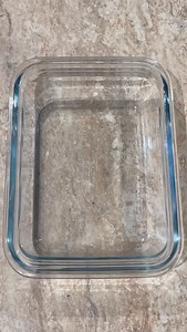 Sweet Chilli Salmon - Save Recipe Below 👇 OMG!! This was epic. The chilli oil sauce ends up all through rice at the bottom. Just lush!!!! I was meant to rap it in foil but we were out Nutrition - 500 kcal (28P, 58C, 19F) 50g rice (raw weight) 150g pak choi 100g salmon 1 clove garlic 1 tsp fresh ginger 1 tbsp sweet chilli sauce 2 tsp soy sauce 1 tsp sesame oil Method - 1. Weigh, wash and cook your rice (rice cooker ideal) 2. Preheat your oven to 180C (360F) 3. Make the sweet chilli oil by combin