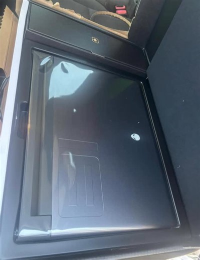 APPLESQUAREGH on Instagram: "Alienware - m18 R2 18” 165Hz Gaming Laptop QHD - Intel Core 14th Gen i9 with 32GB RAM - NVIDIA GeForce RTX 4070 - 1TB SSD - Dark Metallic Moon . #gaminglaptop #alienware #alienwarem18"