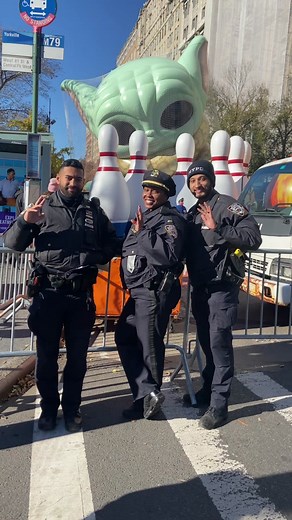 Happy Thanksgiving from the New York Police Department! I hope you all have a safe and enjoyable holiday💙 #NYPD #Thanksgiving