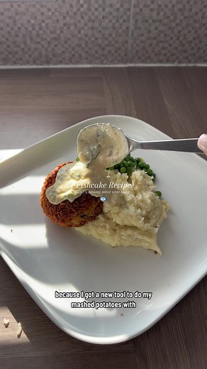 Delicious Cod Fish Cakes with Creamy White Wine Sauce