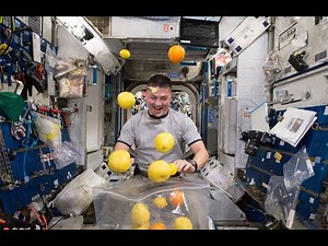 What Do NASA Scientists & Astronauts REALLY Eat in Space? 🍽️🪐