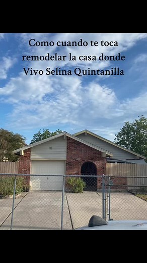 Nos toco trabajar en la casa donde vivio selina #SandovalRemodelin remodeling #fyp #parati #selinaquintanilla #casa #cctx @Memo Marquez Chavez