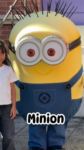 Meet and greet with minion Universal Studios Hollywood #usa #universalstudioshollywood #UniversalStudios #happy #enjoy #minion | ShxnD6 | Facebook