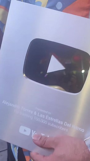 Placa de YouTube de 100K: Celebración y Recuerdos