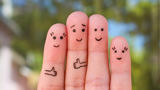 Quels sont les noms des cinq doigts de la main ?