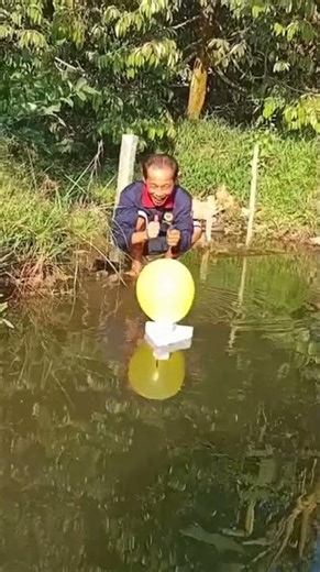 BOBO delivers goods using a bubble machine 🎈 and this is the result.
