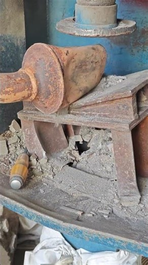 The recycling process of three way catalyst from used automobile exhaust pipes