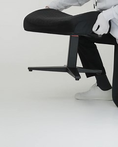 From deep focus to total relaxation, the Secretlab OTTO™ Adjustable Legrest adjusts to fit your every need. Experience unparalleled ergonomic support for your legs and feet, whatever your posture demands. | Secretlab