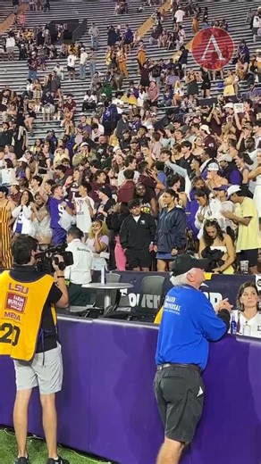 With LSU down big to Texas A&M in the fourth quarter, the student section is chanting "Fire Kelly." Fourth-year head coach Brian Kelly is drawing extra criticism as LSU draws closer to its third loss of the season. | LSU Sports from The Advocate