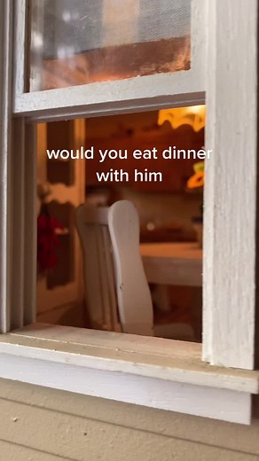 Adorable Toad and Frog Cafe Dollhouse Miniatures