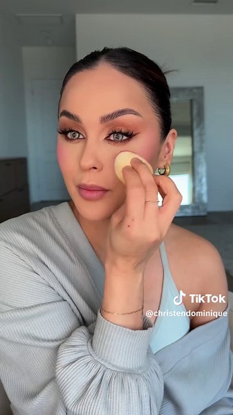 Ocean Blue Eyes Makeup Tutorial with Safira Lenses