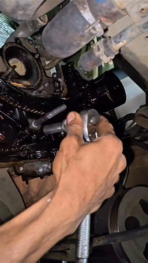 Andri Irawan on Instagram: "How to disassemble the timing chain of a 3SZ-VE engine #reelsvideo #automotive #automechanic #engineering"