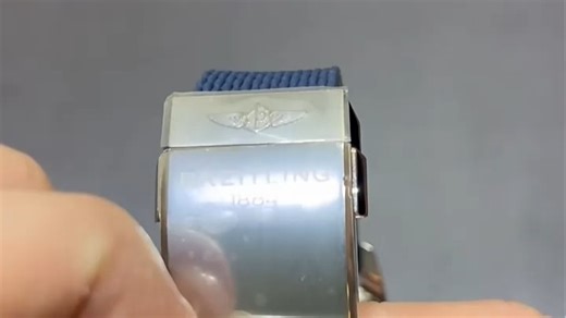 开箱鉴赏百年灵B31机械腕表，精湛工艺打磨，尽显奢华！