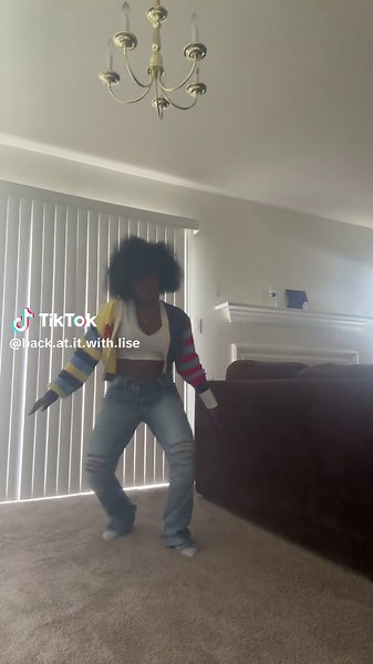 J’lise💕 (@back.at.it.with.lise)’s videos with work remix a boogie wit a hoodie - 𝙠