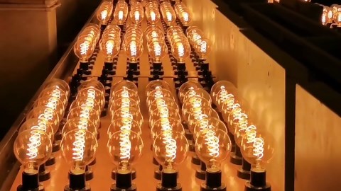 G80 Vintage Edison Light Bulbs Dimmable 4W (40W Equivalent) Led Filament Bulbs Warm 2200K CRI80+ E26 25000hours Decorative Globe Amber Glass Light Bulbs for Home Yard Restaurant(4PCS)