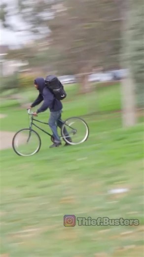 729K views · 157K reactions | Bait bike splits in half prank! Full video on our YouTube channel! Link in bio #prank #viral #comedy #instantkarma #prankvideo #funnyvideos #funnypranks #baitprank | Twinztv | Facebook