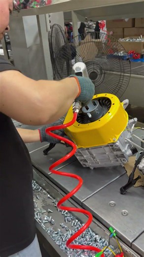 Mass Production Power ⚙️ Standardized Engine Assembly on BISON Conveyor Lines #Conveyor #Assembly