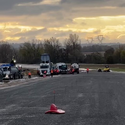 Ça y est première couche de grave bitume | Travaux TP
