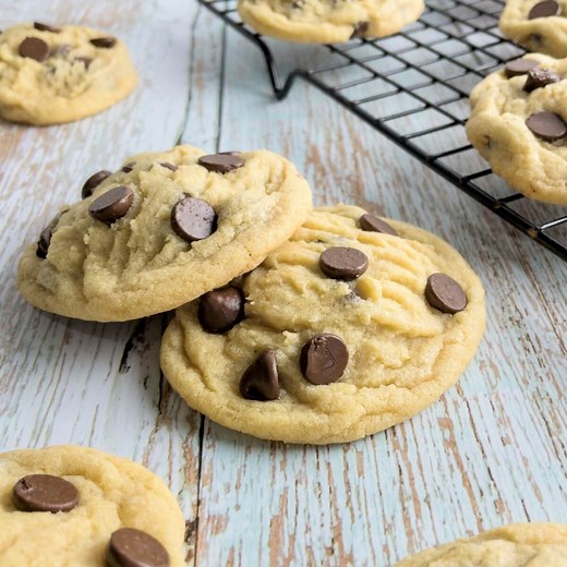 Chewy Bakery-style Chocolate Chip Cookies