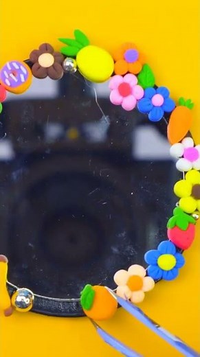 DIY Mini Mirror For Barbie Super Easy| MINIATURE IDEAS FOR DOLLHOUSE | #Shorts#diy #miniature