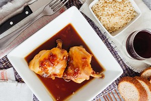 Pollo marinado con miel y salsa de soya. Receta fácil para cualquier día de la semana