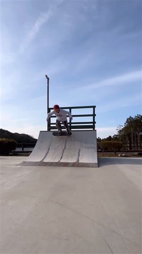 スケボーで世界を目指す吉村三兄弟 on Instagram: "sk8life New Year's came and went, and now winter break is already ending. Please, just make time stop! I need more time. #skateboarding #skateboard #skateboarder #japan #三兄弟"