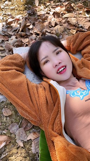 Nej Puas Xav Li Kuv: TikTok Gai Tri Fun