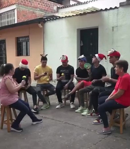 ya que estamos en diciembre pongo esta musica#agua👍 #Recuerdos #fyp #lentejas #parati #2023a2024 #navidad #happymerrychristmas