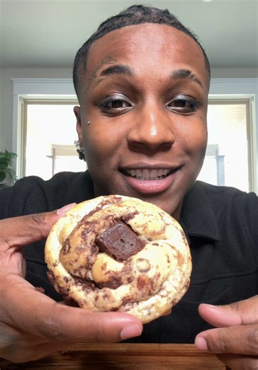 Delicious Brownie Cookie Review and First Bite Reaction