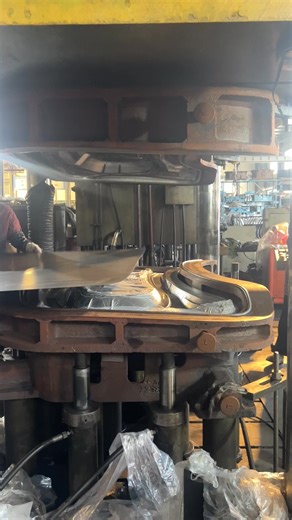 Auto body center #autobodyshop #autobodyrepair #autobodyrepairs #autobodyrefinish #autobodyrepairshop #autobodyrestoration #autobodyrefinishing #autobodyrepairer | Baican Auto Body