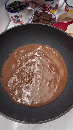 Heal me on Instagram: "Valrhona Dark Chocolate Brownie Crunch Snowflake Nougat #ChocolateNougat #SnowflakeNougat #ValrhonaChocolate"