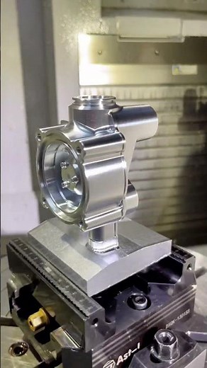 5-axis metal machining of a complex component