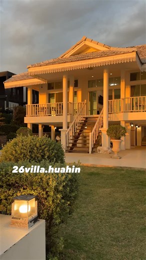 Tanayut Nuritanon on Instagram: "📍ที่พักชื่อ ”26villa.huahin“ เป็นวิลลาติดทะเล หน้าหาด อยู่โซนเขาเต่า หัวหิน สี่ห้องนอนสี่ห้องน้ำ ผมไปวันธรรมดา คืนละ 21900 ได้ 12 คน อ.จ. : 26villa.huahin ฟ.บ. : 26villa.huahin ของจริงคนตาม 2.9 พัน Tel : 088-7588696, 0944260205 #huahinalienn #26villahuahin"