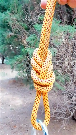 One Loop for All! 🟡⚡️ The Universal Hitch for Carabiners & Hooks